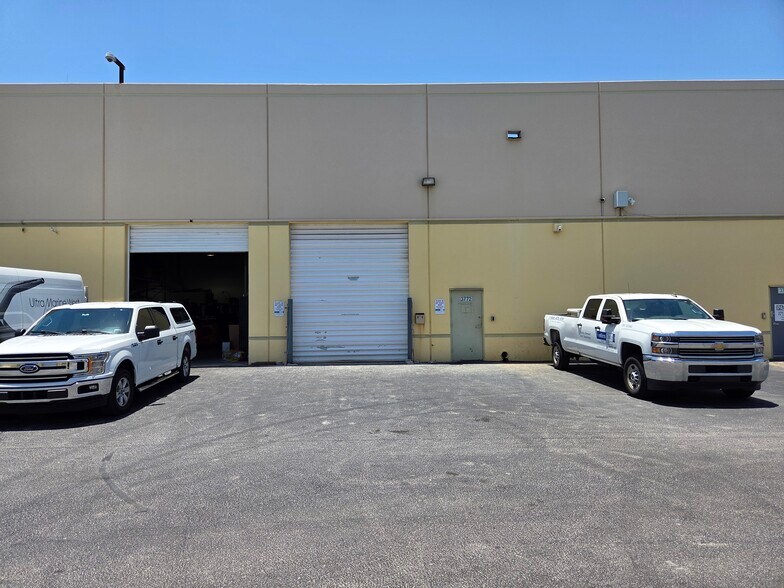 More Photos Of 3772 SW 30th Ave, Fort Lauderdale Industrial For Sale