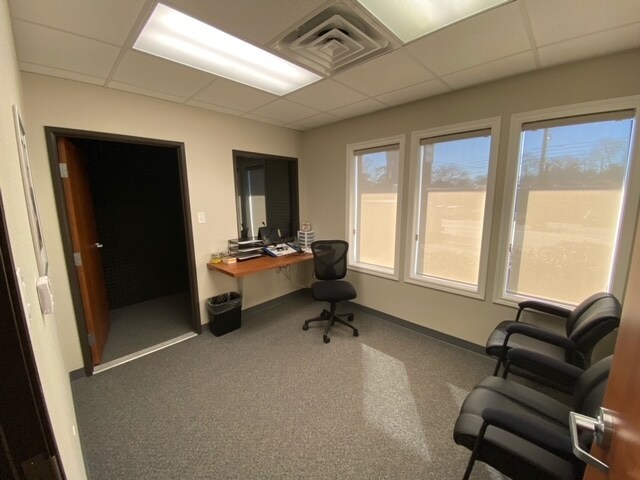 More Photos Of 822 N 4th St, Longview Medical For Sale