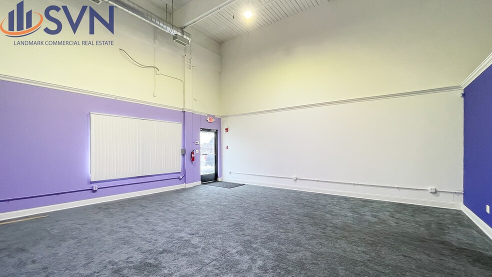 More Photos Of 2000 W Main St, St Charles General Retail For Lease