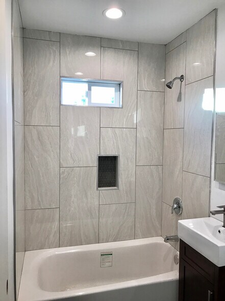 More Photos Of 3121 Silver Lake Blvd, Los Angeles Apartments For Sale