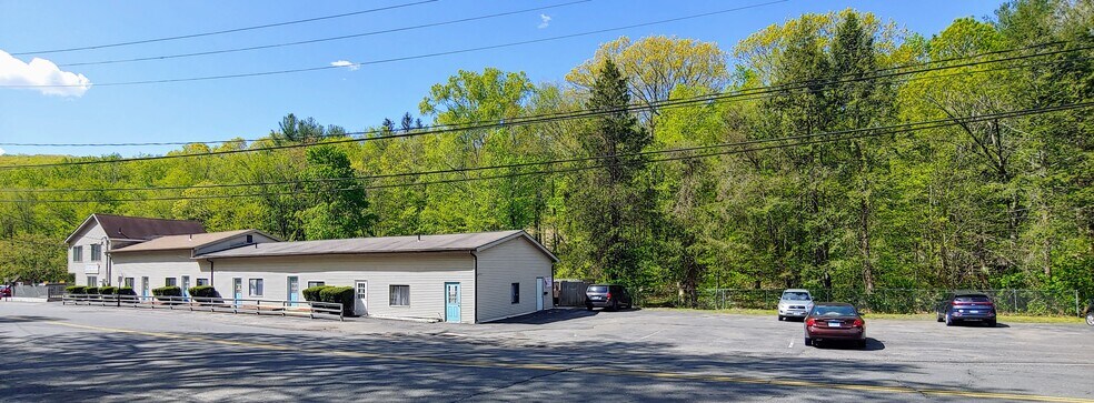 More Photos Of 982 Rubber Ave, Naugatuck Office For Sale