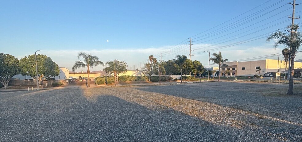 More Photos Of 1065 Railroad St, Corona Land For Lease