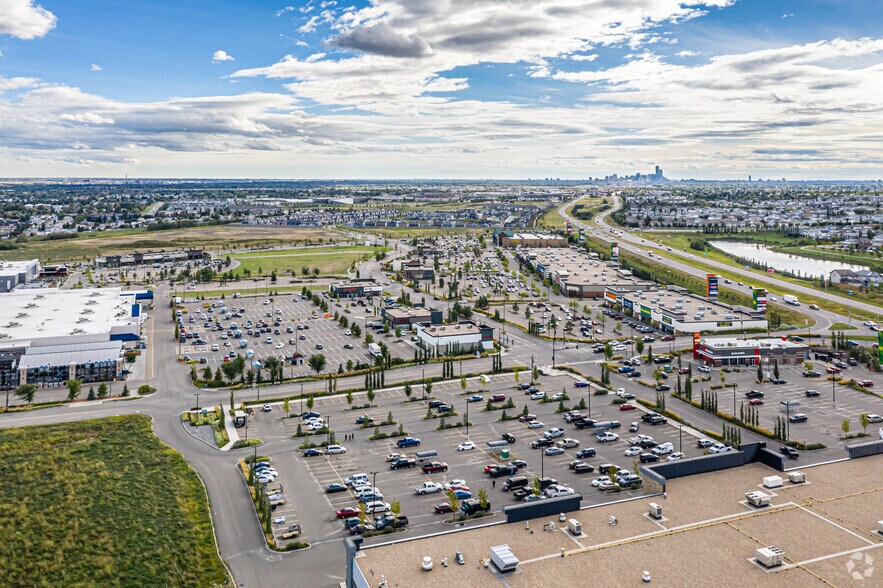 More Photos Of 15705-15709 37th St NW, Edmonton Storefront For Sale