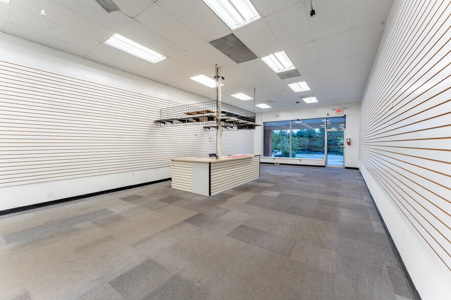 More Photos Of 240 US Highway 206, Flanders Restaurant For Lease