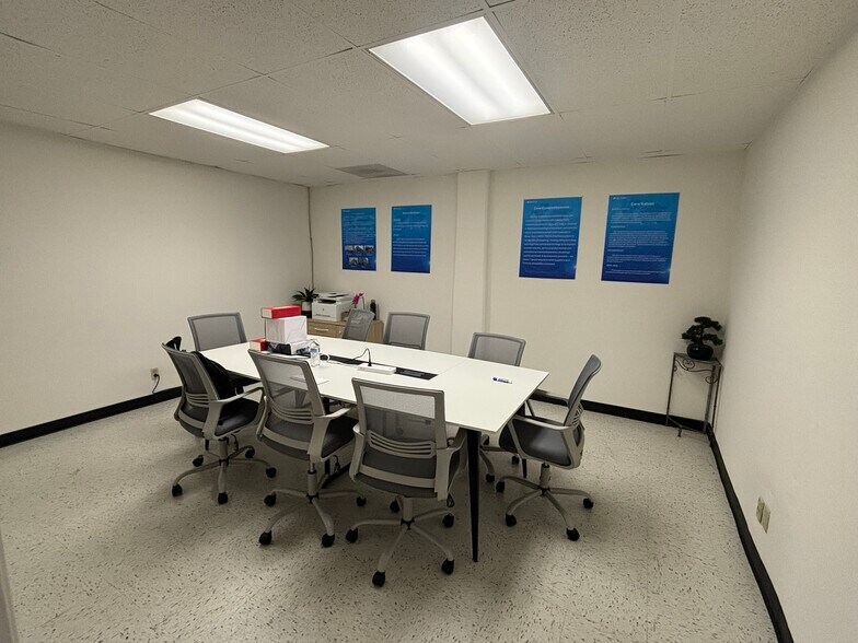 More Photos Of 290-302 Brokaw Rd, Santa Clara Warehouse For Lease