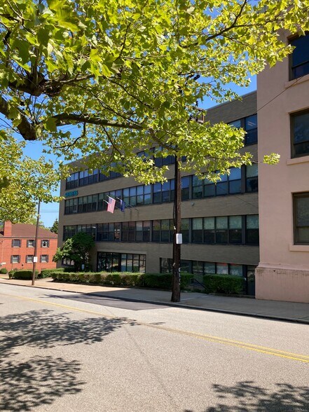 More Photos Of 664 Linden Ave, East Pittsburgh Flex For Sale