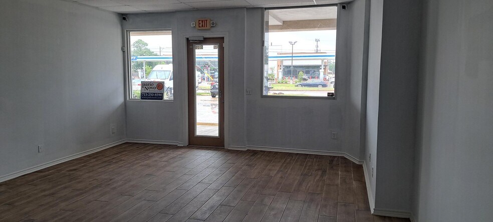 More Photos Of 5125-5133 Ella Blvd, Houston Unknown For Lease