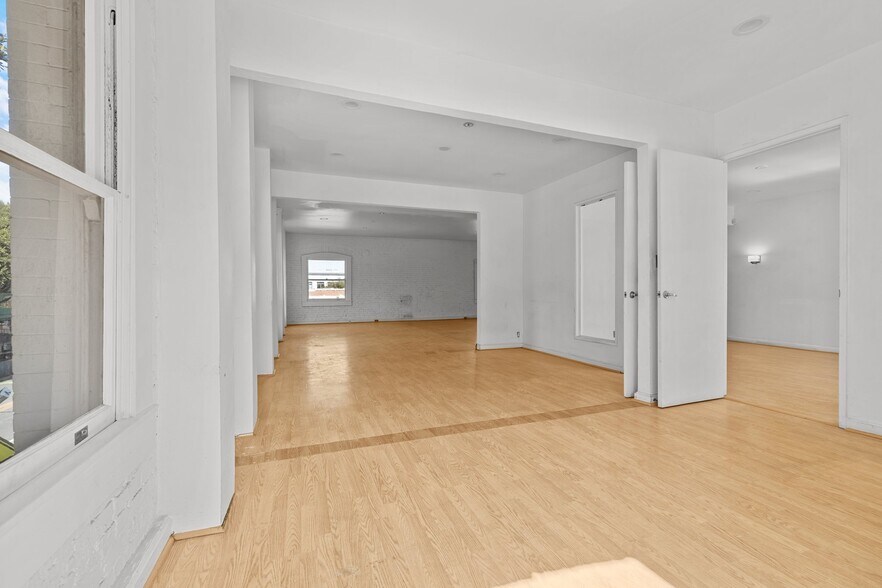 More Photos Of 2917-2921 Main St, Santa Monica Storefront Retail Office For Lease