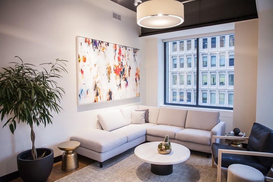 More Photos Of 77 Bloor St W, Toronto Office For Sale