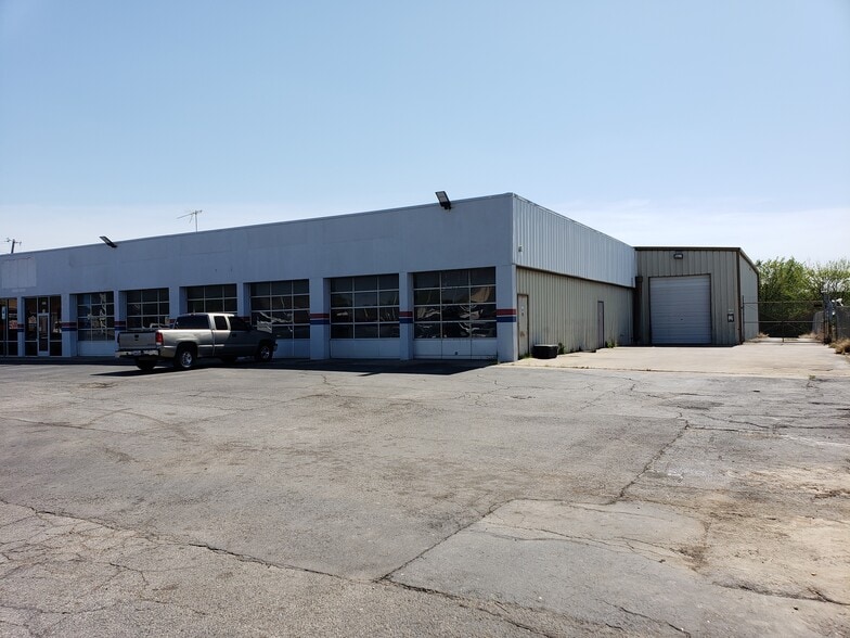 More Photos Of 3317 Inwood Rd, Dallas Auto Repair For Lease