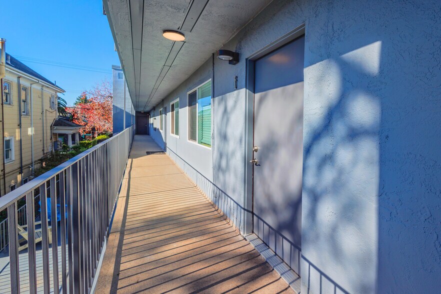 More Photos Of 2537 Ellsworth St, Berkeley Apartments For Sale