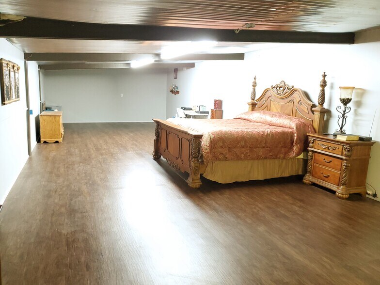 More Photos Of , Hamilton General Retail For Sale