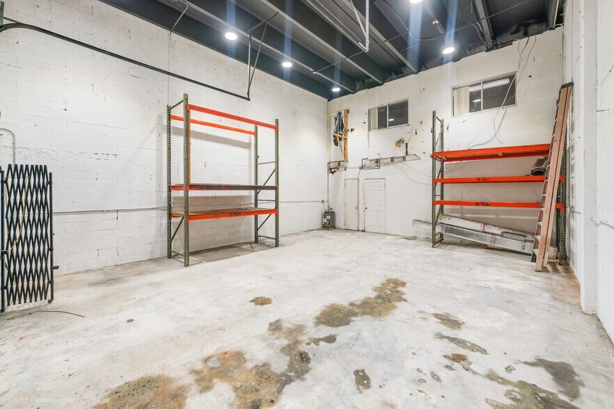 More Photos Of 1651 W 37th St, Hialeah Warehouse For Sale