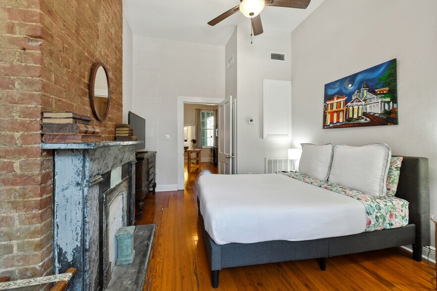 More Photos Of 1572 Magazine St, New Orleans Specialty For Sale