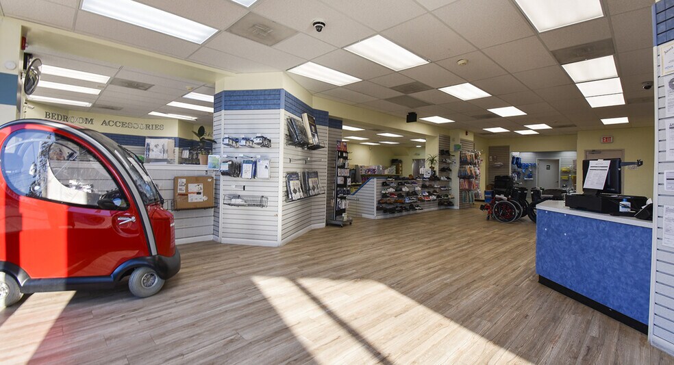 More Photos Of 5004 1st St NW, Washington Drugstore For Sale