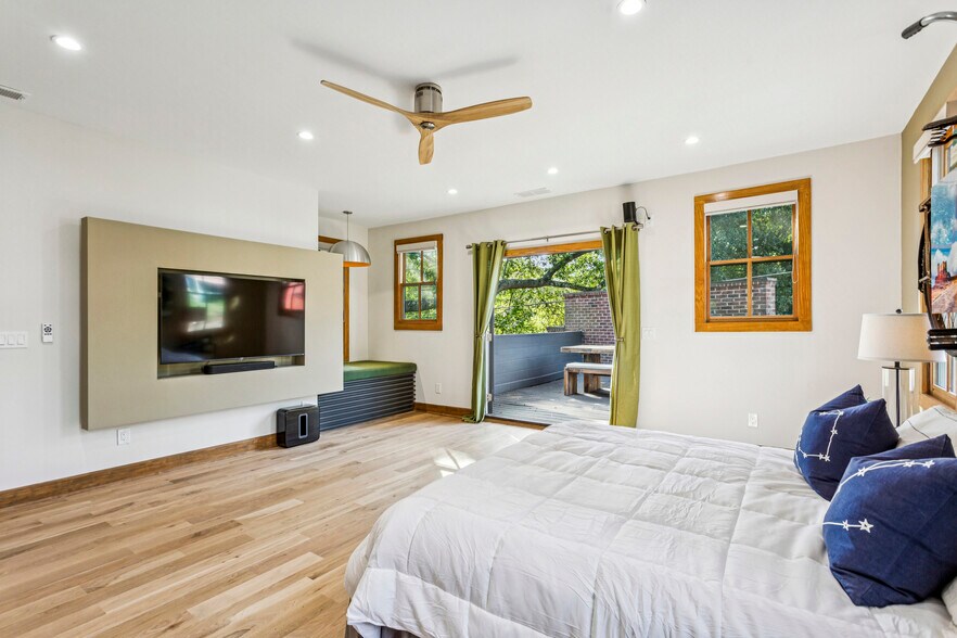 More Photos Of 692 Kirkwood Ave SE, Atlanta Storefront Retail Residential For Sale