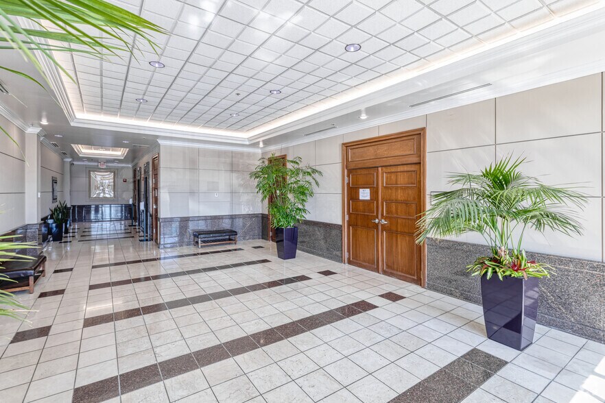 More Photos Of 5401 S Kirkman Rd, Orlando Office For Lease