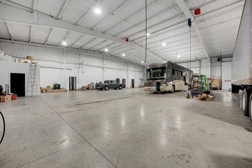 More Photos Of 22800 Highway H, Sedalia Manufacturing For Sale