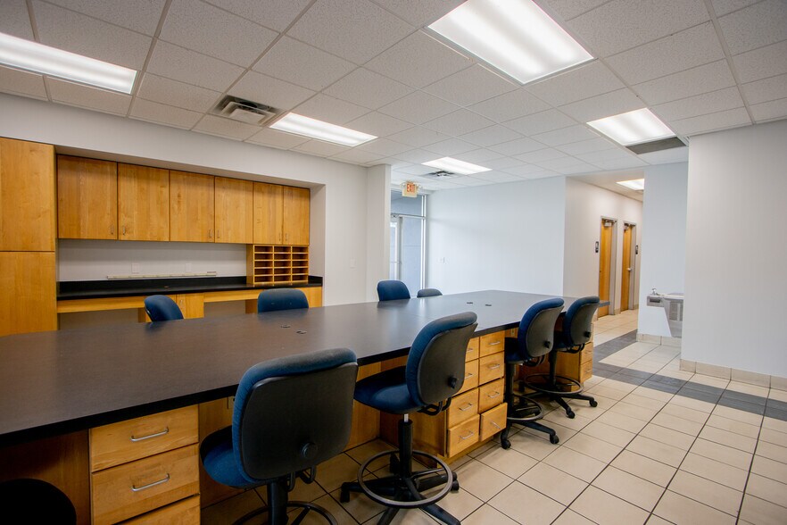 More Photos Of 297 Industrial Dr, Lexington Light Distribution For Lease