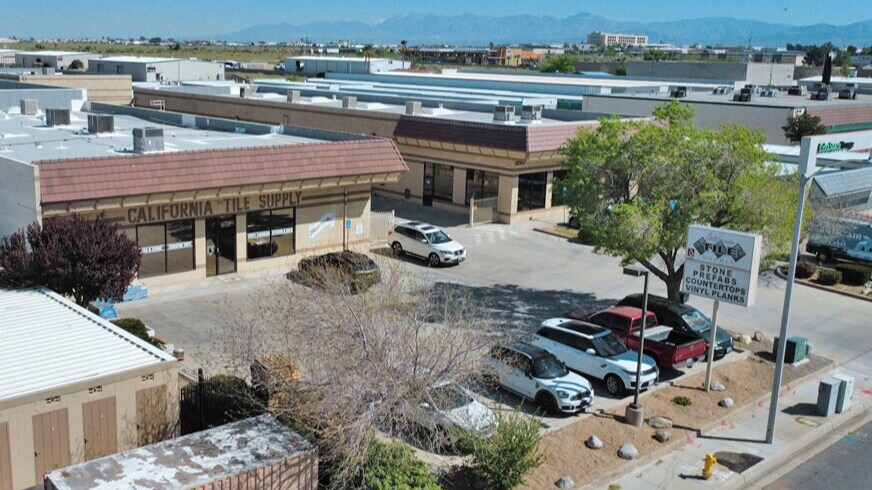 More Photos Of 42704 10th St W, Lancaster Showroom For Lease