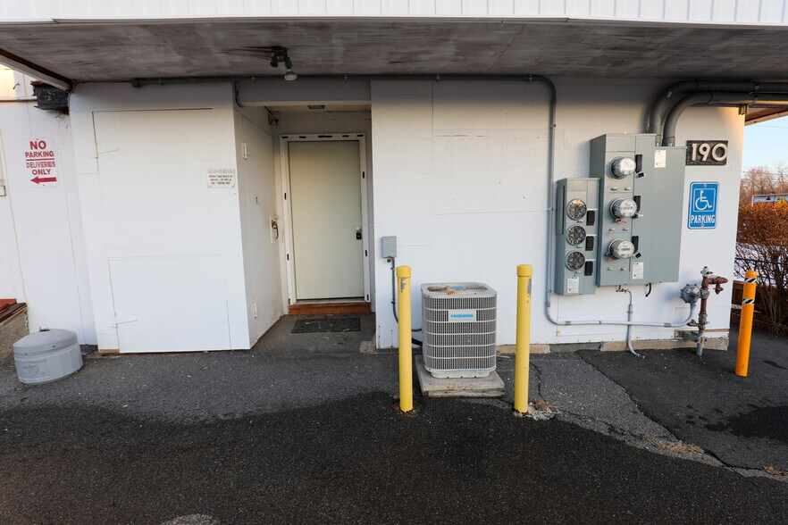 More Photos Of 190 Broadway, Port Ewen Apartments For Lease