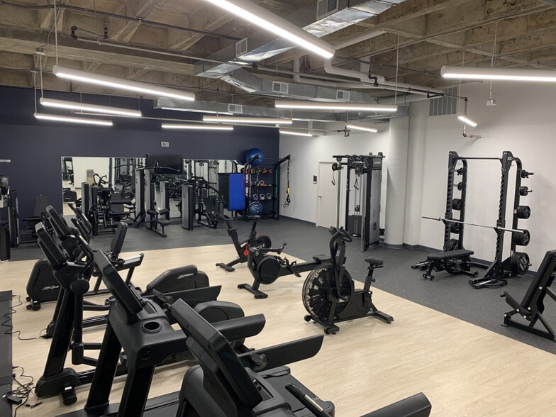 More Photos Of 3500 Depauw Blvd, Indianapolis Unknown For Lease