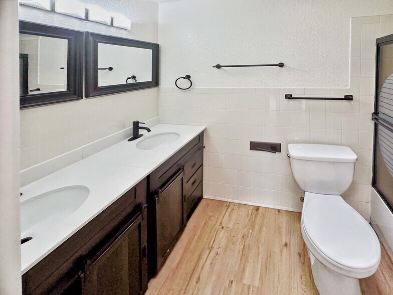 More Photos Of 1927-1929 Taraval St, San Francisco Apartments For Lease