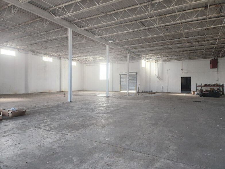 More Photos Of 17 Wood St, West Haven Warehouse For Lease