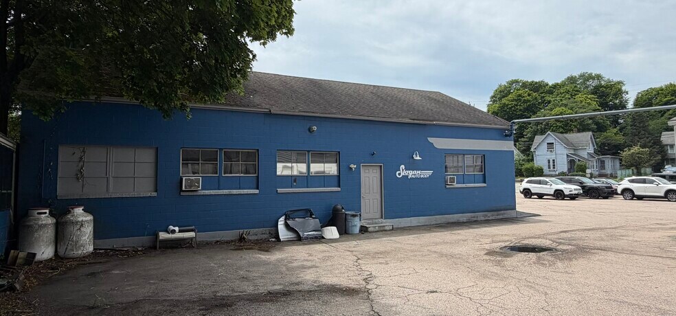 More Photos Of 106 W Broad St, Pawcatuck Auto Dealership For Sale