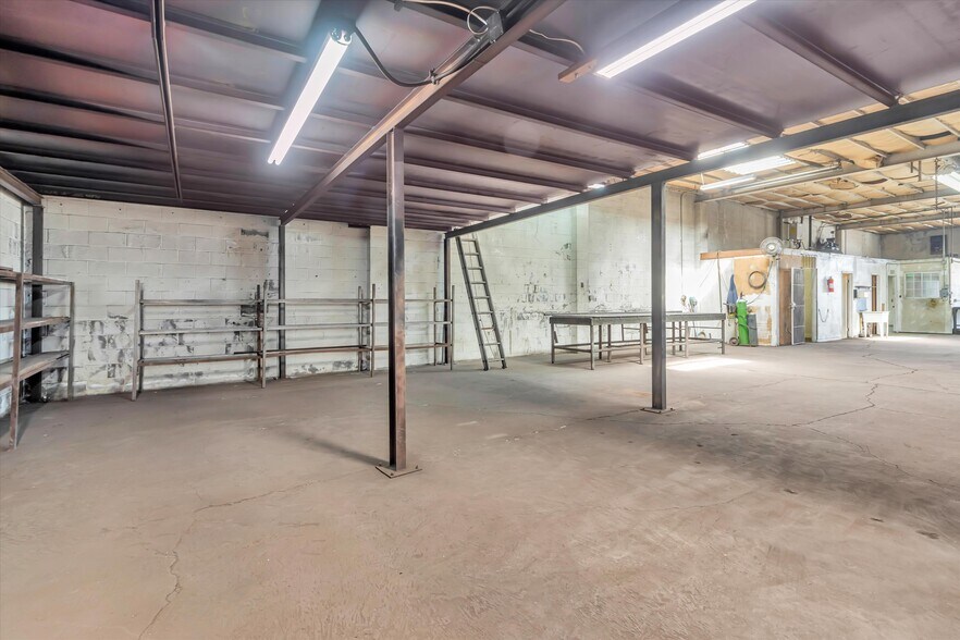 More Photos Of 954 86th Ave, Oakland Manufacturing For Lease