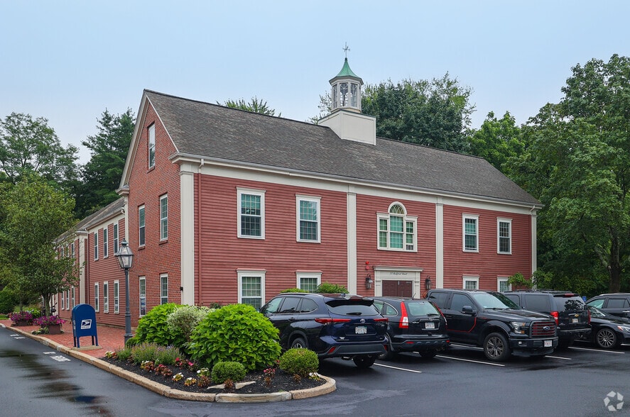 Primary Photo Of 33 Bedford St, Lexington Medical For Sale