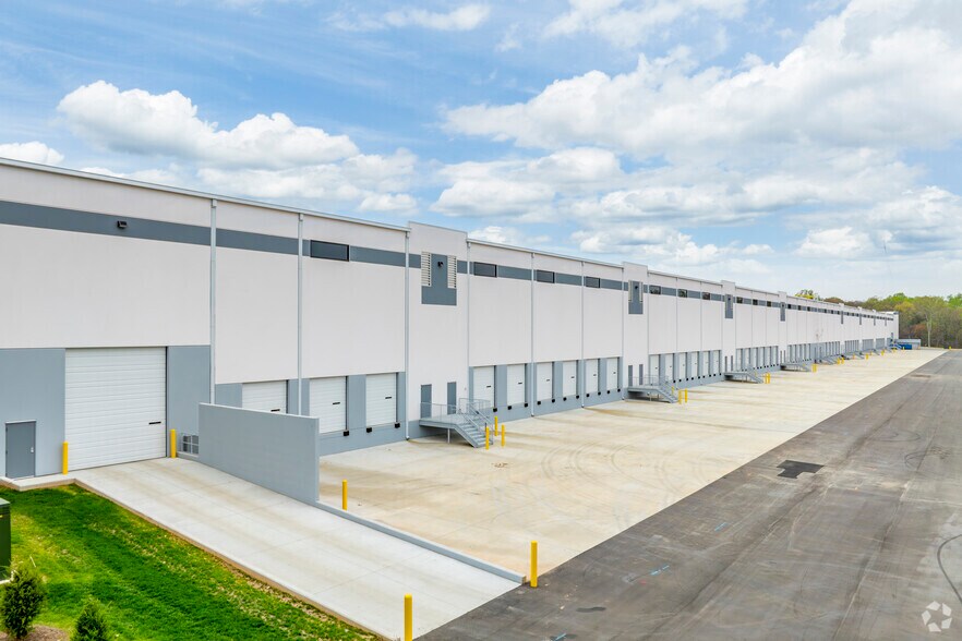 More Photos Of 150 Southridge Pky, Bessemer City Distribution For Lease