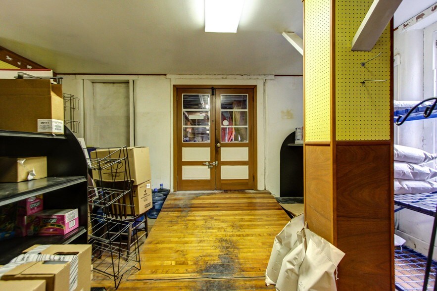 More Photos Of 20 N Main St, Richlandtown Flex For Sale