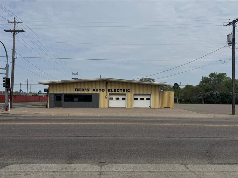 More Photos Of 625 Saint Germain St E, Saint Cloud Auto Repair For Sale