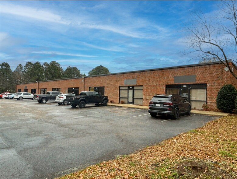 Primary Photo Of 7424 ACC Blvd, Raleigh Showroom For Lease