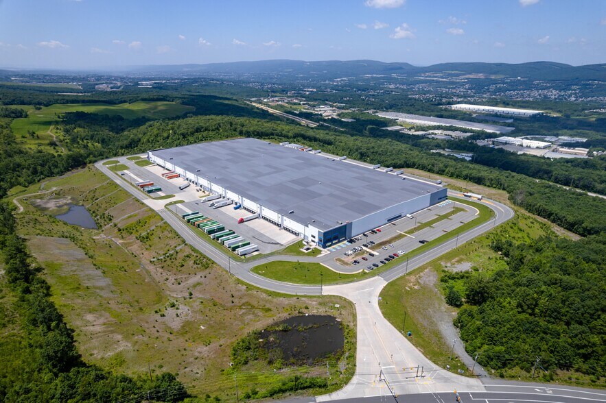 More Photos Of 1350 Moosic Lake Rd, Jessup Distribution For Lease