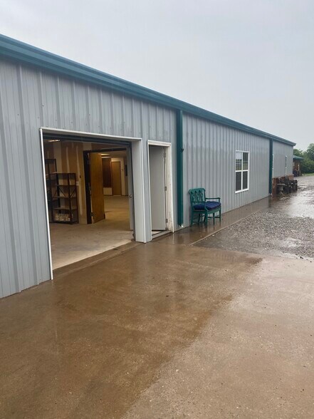 More Photos Of 6701 NW 178th St, Edmond Flex For Sale