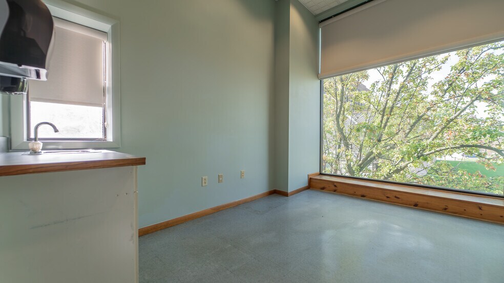 More Photos Of 710 Franklin St, Michigan City Freestanding For Lease