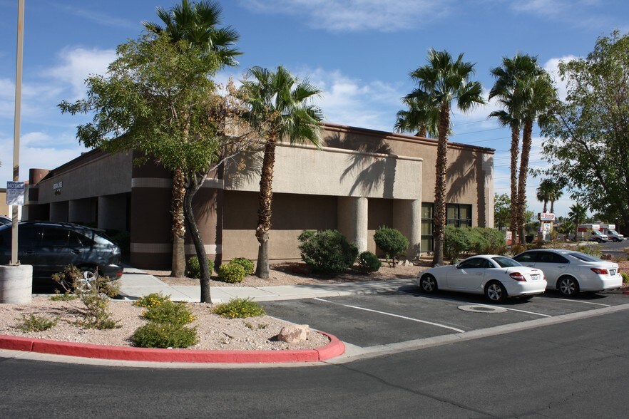 More Photos Of 8064-8084 W Sahara Ave, Las Vegas Office For Lease