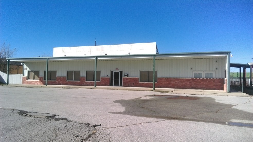 More Photos Of 5526 S 48th Ave W, Tulsa Showroom For Lease