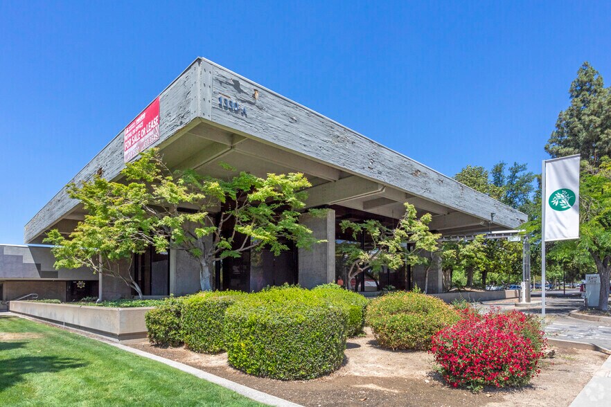 More Photos Of 1310 E Shaw Ave, Fresno Unknown For Lease