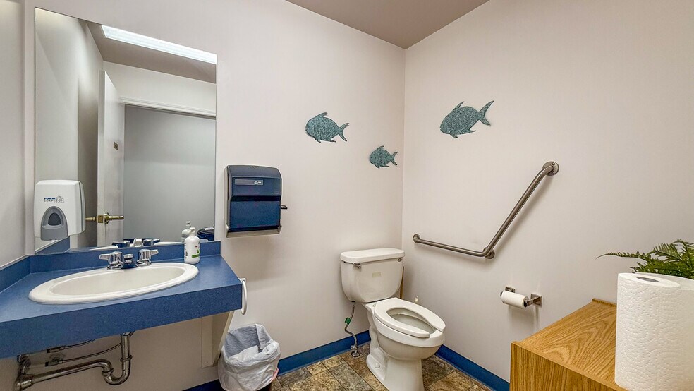 More Photos Of 2489 Main St, West Kelowna General Retail For Sale