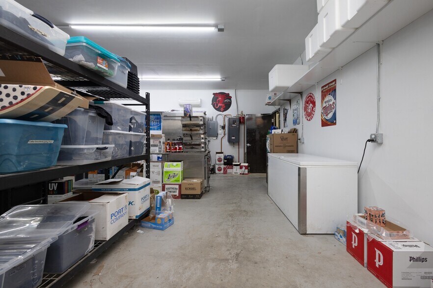 More Photos Of 317 Studdart Ave, Graceville General Retail For Sale