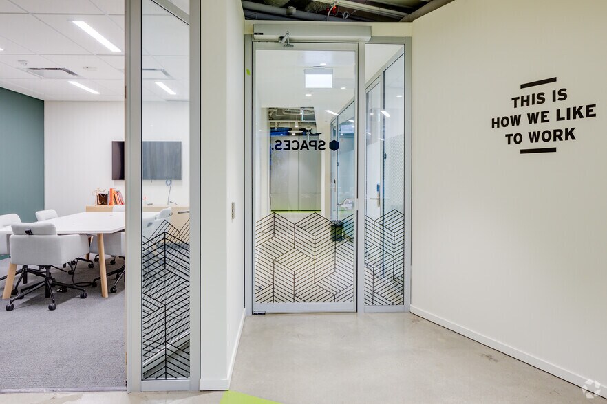 More Photos Of 400 W Georgia St, Vancouver Coworking Space