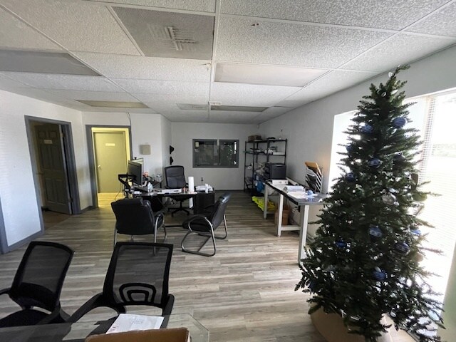 More Photos Of 3885 N Palafox Hwy, Pensacola Warehouse For Sale