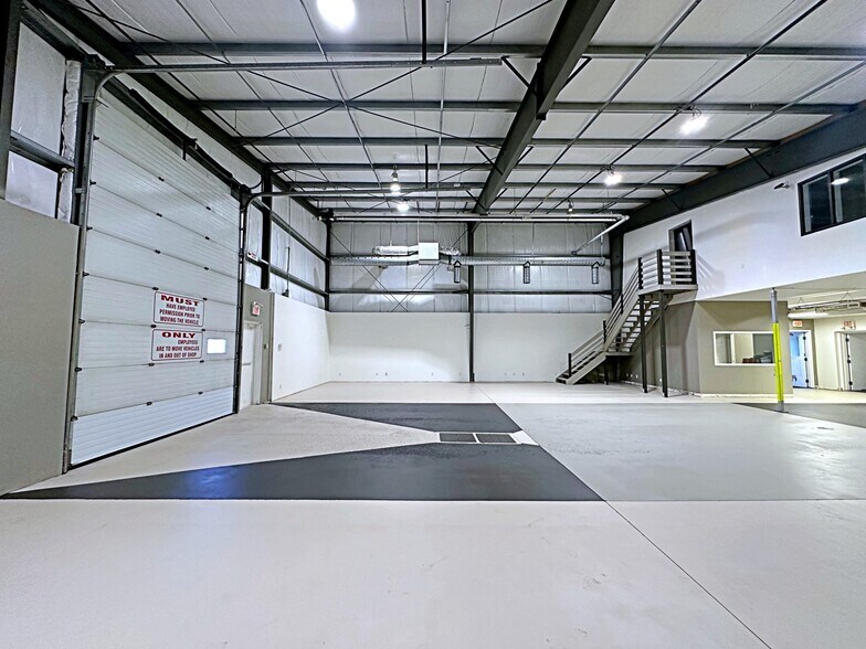 More Photos Of 195 Mackay Cres, Fort McMurray Warehouse For Sale