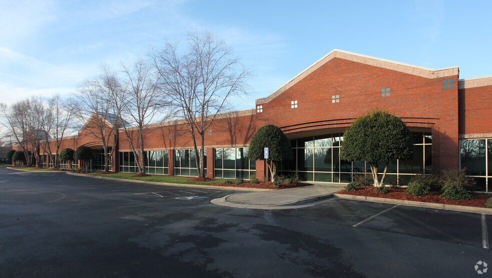 More Photos Of 3965 Johns Creek Ct, Suwanee Office For Lease