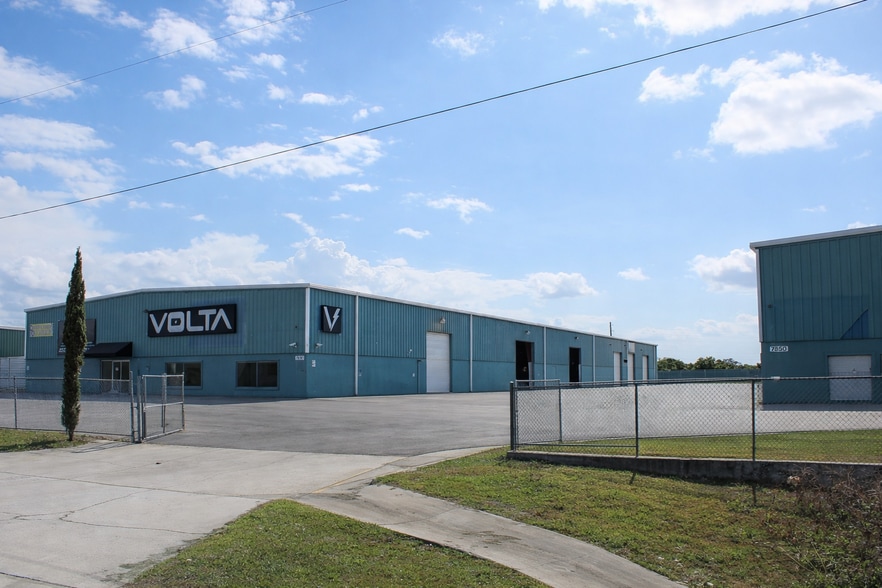 More Photos Of 7800 N Orange Blossom Trl, Orlando Warehouse For Sale