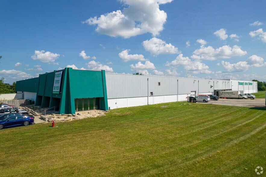 Primary Photo Of 3915 Zane Trace Dr, Columbus Warehouse For Lease