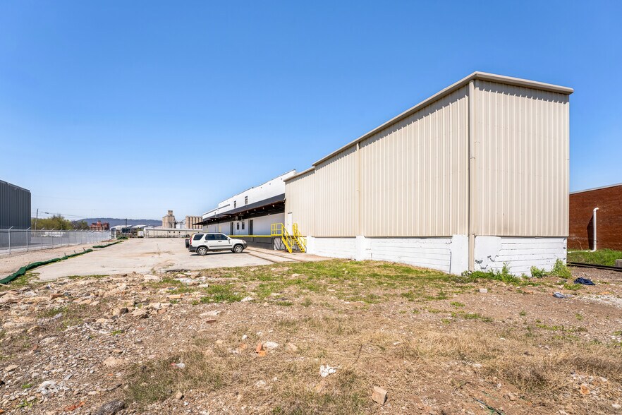 More Photos Of 1212 Peeples St, Chattanooga Warehouse For Sale
